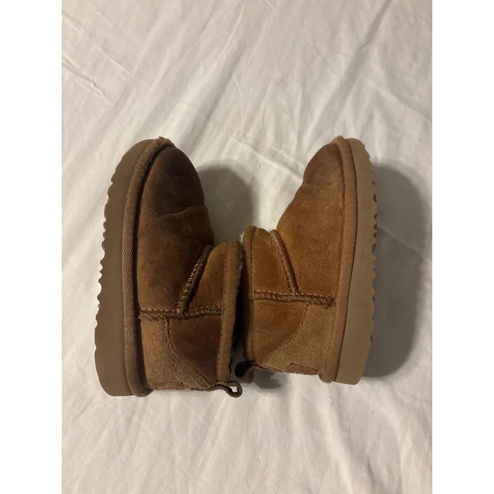 UGG Classic Ultra Mini Boot Toddler 8 Chestnut Good Suede Shearling 1130750T
